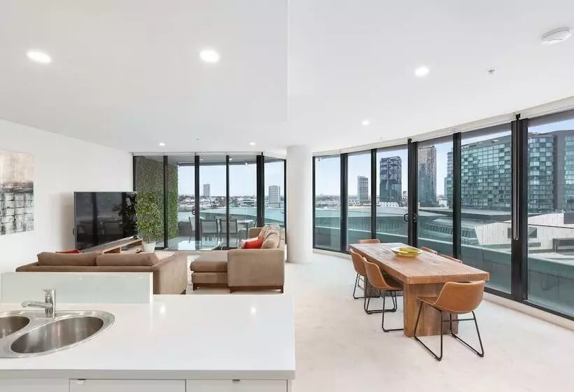 Waterfront Melbourne Apartments