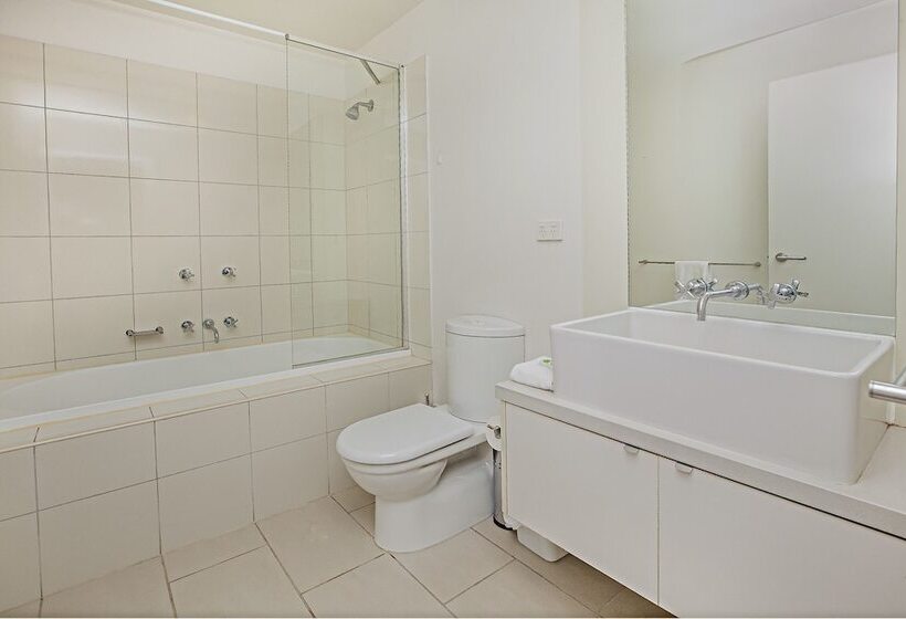 Waterfront Melbourne Apartments