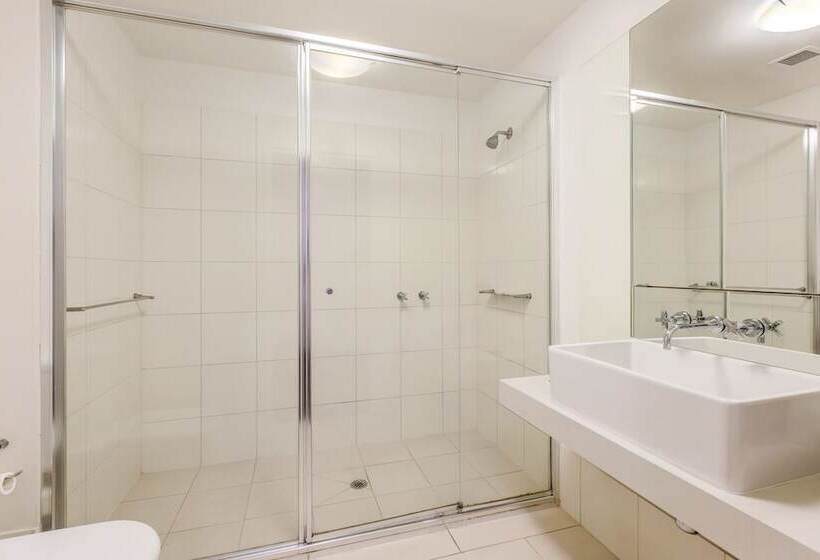 Waterfront Melbourne Apartments