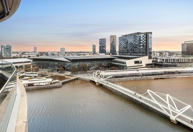 Waterfront Melbourne Apartments