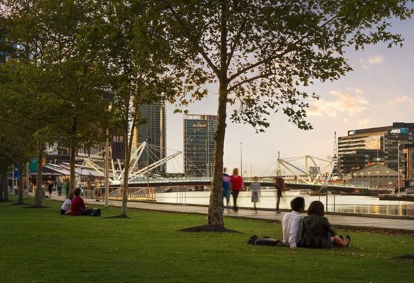 Waterfront Melbourne Apartments