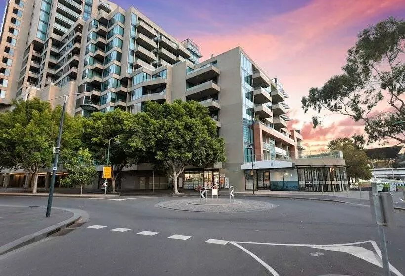 Waterfront Melbourne Apartments