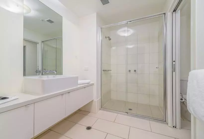 Waterfront Melbourne Apartments