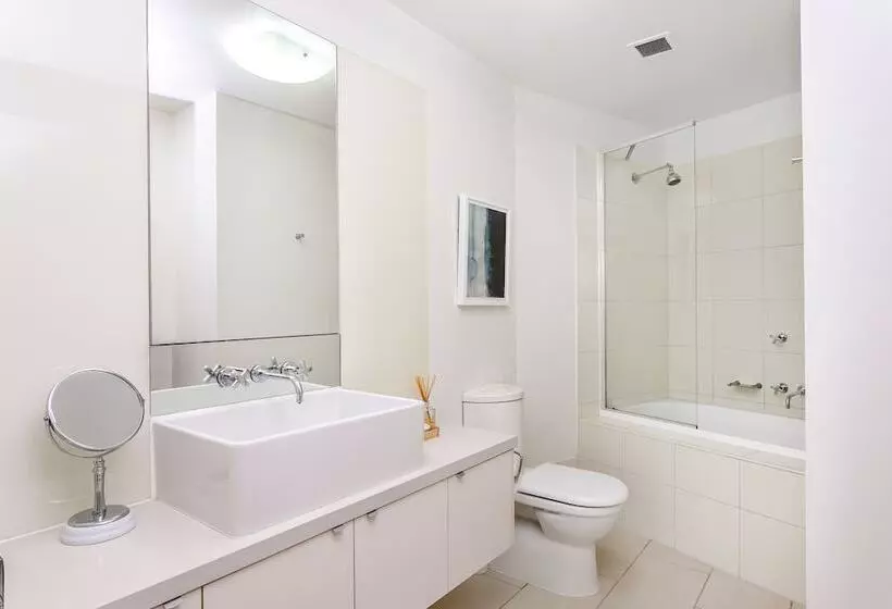 Waterfront Melbourne Apartments