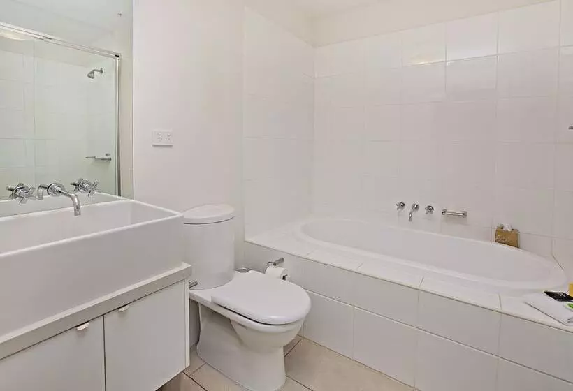 Waterfront Melbourne Apartments