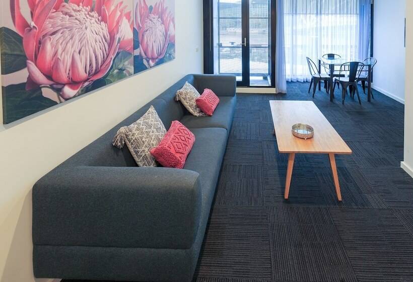 Waterfront Melbourne Apartments