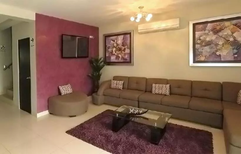 هتل Cacique