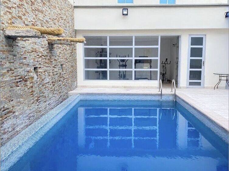 هتل Continental Plaza