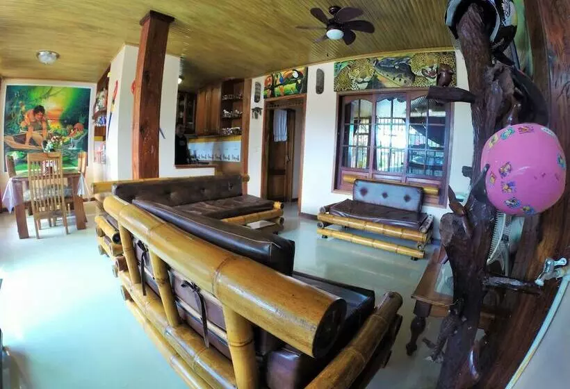 هتل Hostal La Esperanza