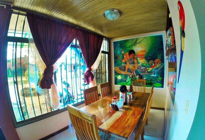 هتل Hostal La Esperanza