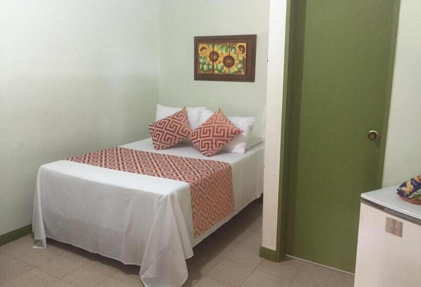 هتل Hosteria De La Plaza Menor