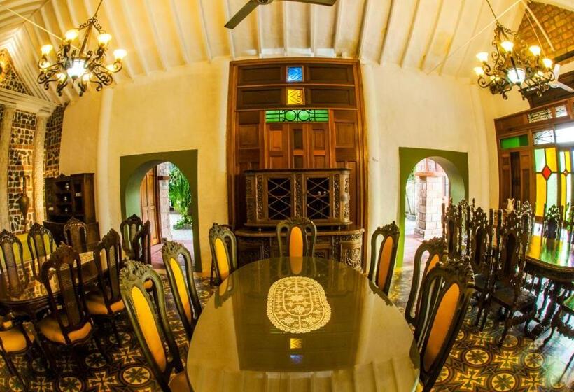 هتل Hosteria De La Plaza Menor