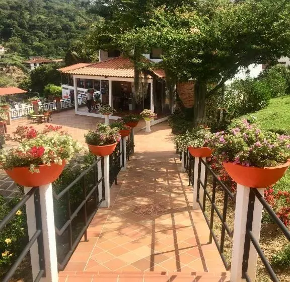 ホテル La Montaña San Gil