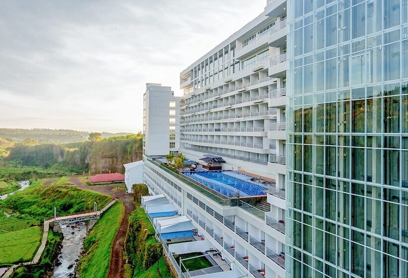 Le Eminence Puncak Hotel Convention & Resort