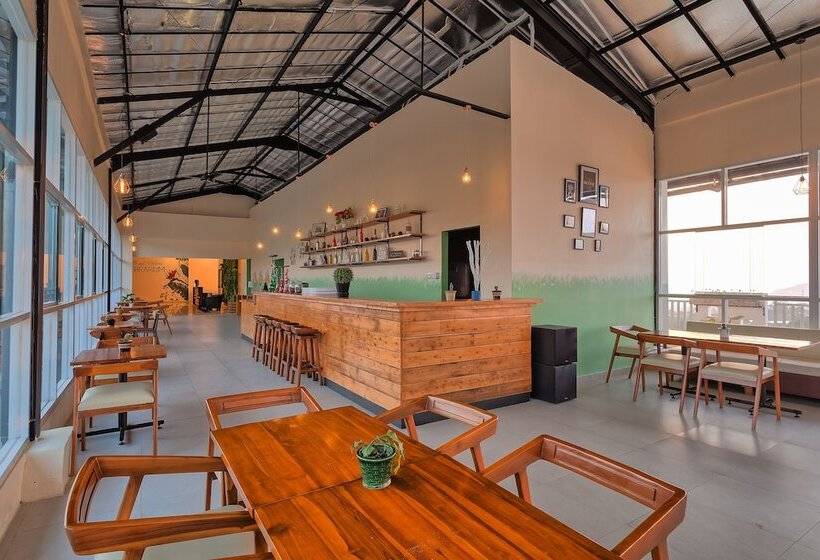 Le Eminence Puncak Hotel Convention & Resort