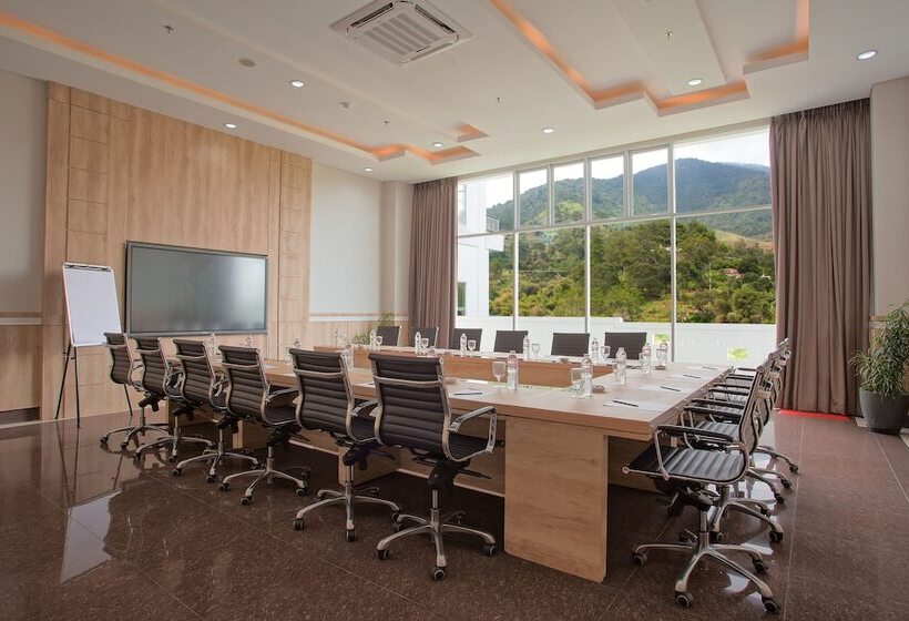 Le Eminence Puncak Hotel Convention & Resort