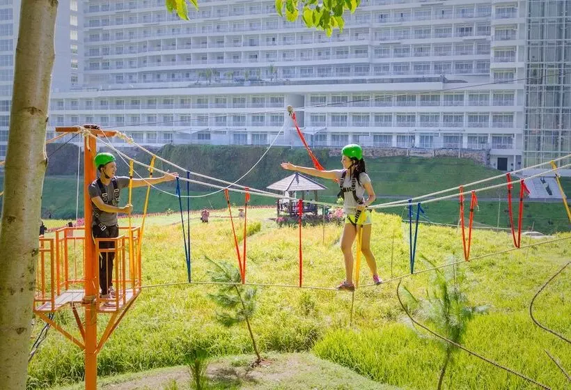 Le Eminence Puncak Hotel Convention & Resort