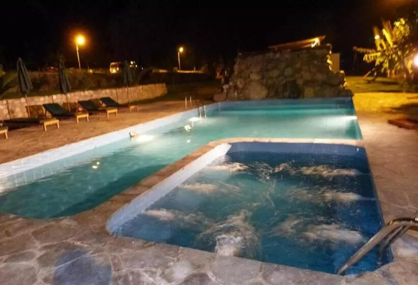 Hotelli Rio Lindo Ecolodge
