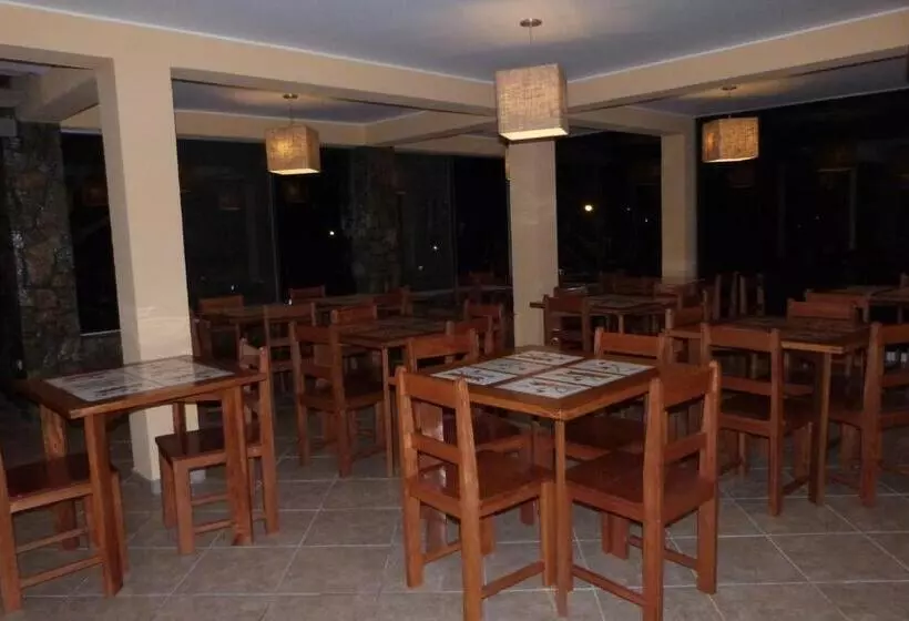 Hotelli Rio Lindo Ecolodge
