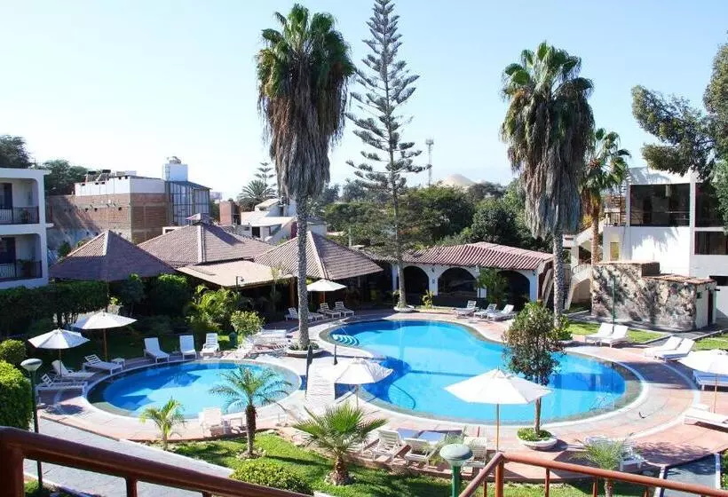 هتل Villa De Valverde