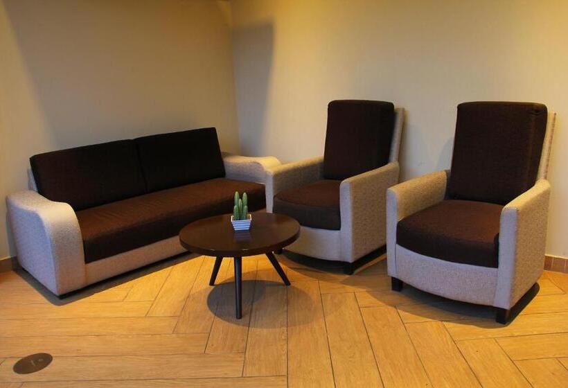 فندق Villa De Valverde