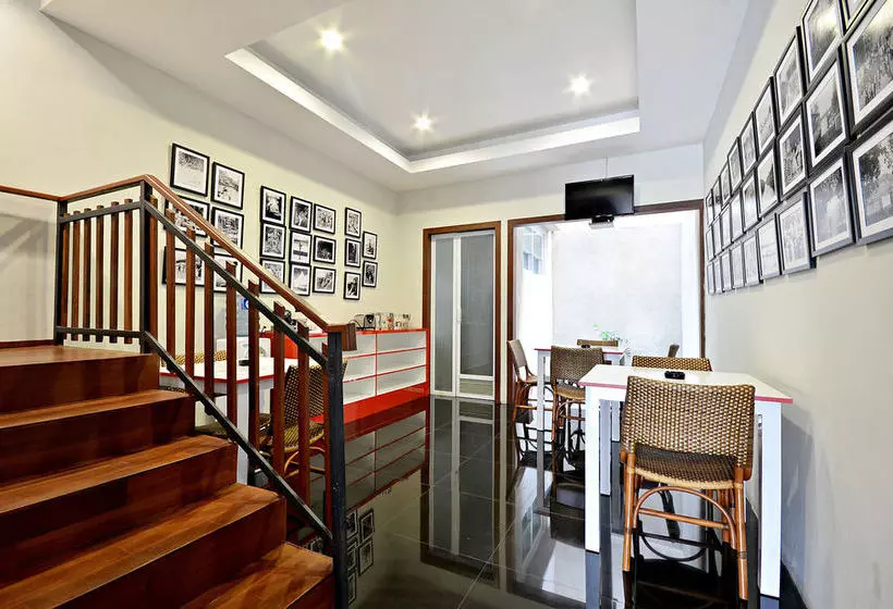 ホテル Zen Rooms Kemang Pejaten