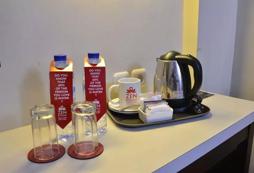 ホテル Zen Rooms Kemang Pejaten