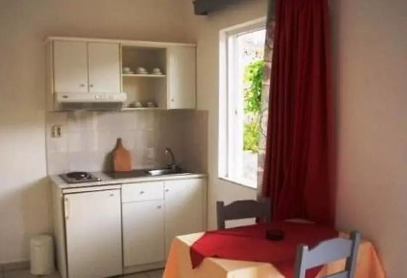 Apartment Hotel Irida