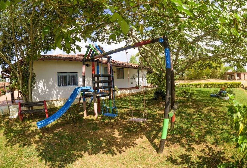 هتل Campestre El Santuario