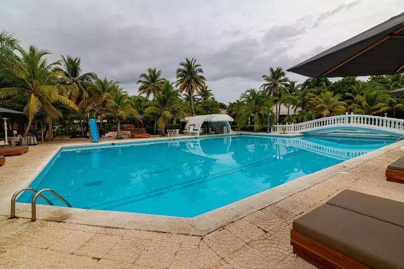 Hotelli Cocoliso Island Resort