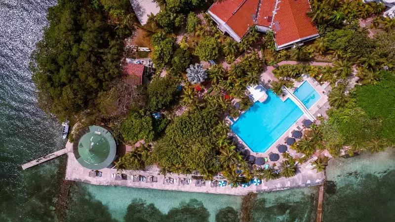 Hotelli Cocoliso Island Resort
