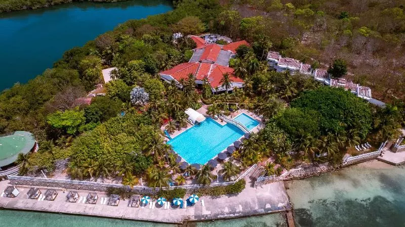 Hotelli Cocoliso Island Resort