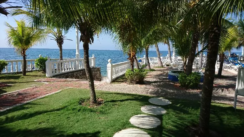 Hotelli Cocoliso Island Resort