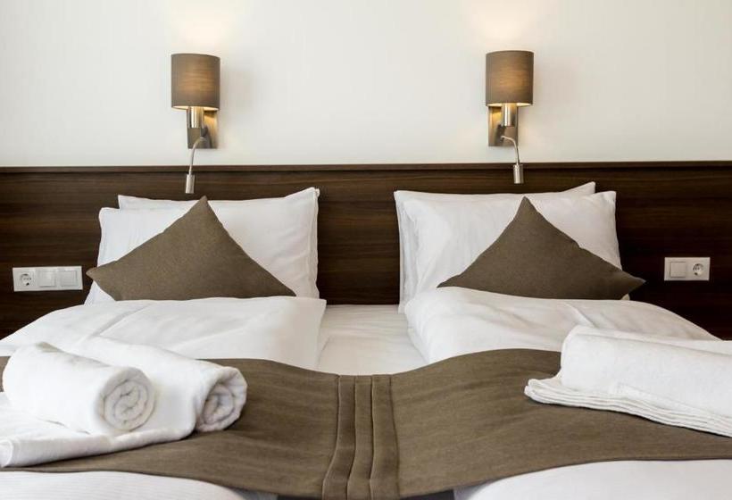 فندق Friskó Panzió