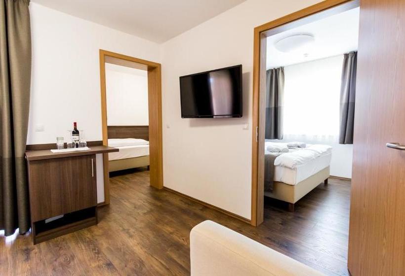 فندق Friskó Panzió