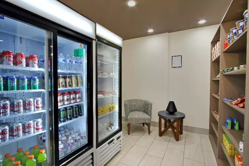 Hotelli Holiday Inn Express & Suites   Brookshire   Katy Freeway, An Ihg