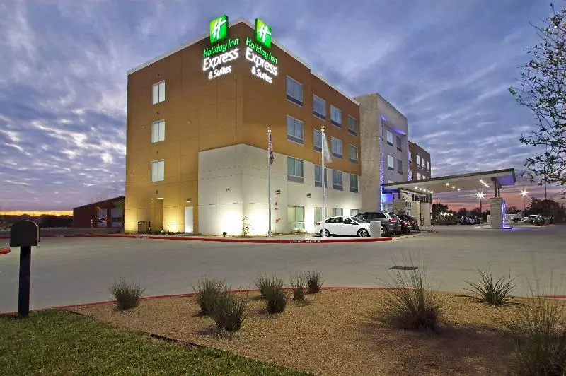 Hotelli Holiday Inn Express & Suites   Brookshire   Katy Freeway, An Ihg