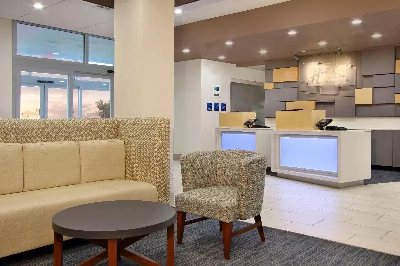 Hotelli Holiday Inn Express & Suites   Brookshire   Katy Freeway, An Ihg
