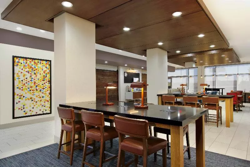Hotelli Holiday Inn Express & Suites   Brookshire   Katy Freeway, An Ihg