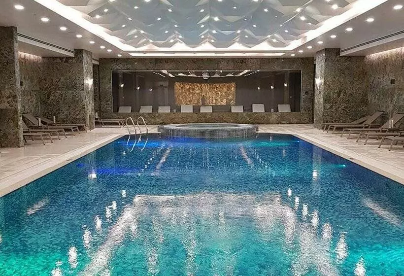 ホテル Laleh Park