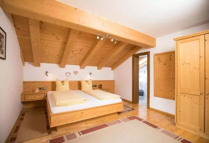 ホテル Pension Winklerkreuz
