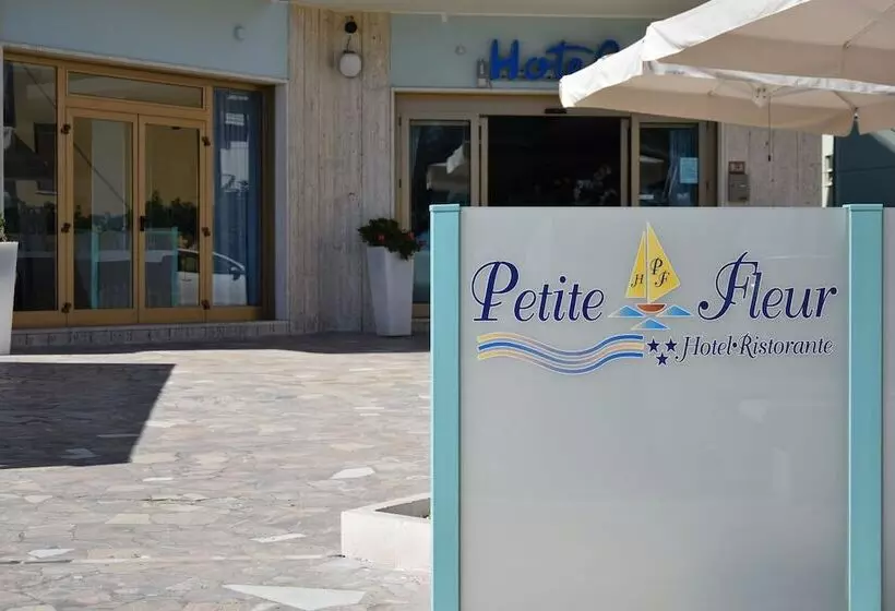 ホテル Petite Fleur