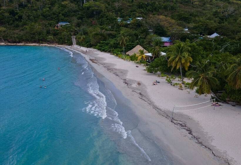 בית מלון כפרי South West Bay Cabañas