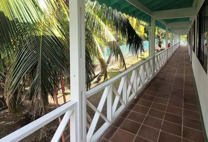 Hotelli South West Bay Cabañas