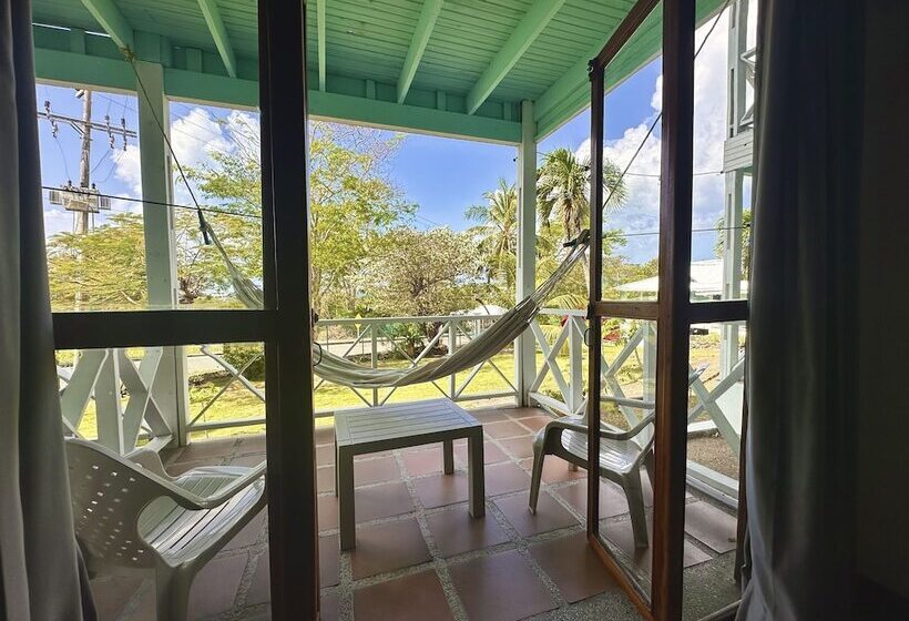 בית מלון כפרי South West Bay Cabañas