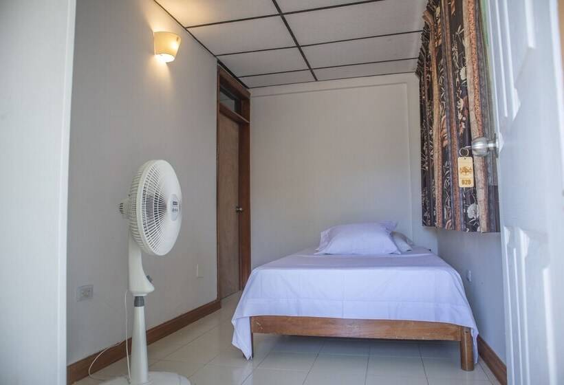 בית מלון כפרי South West Bay Cabañas