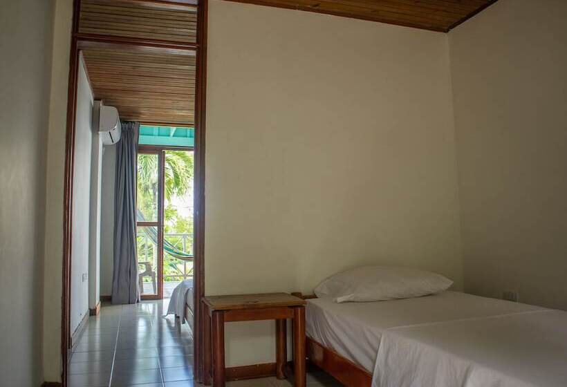 בית מלון כפרי South West Bay Cabañas