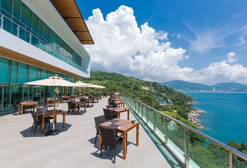 Hotelli Wyndham Grand Phuket Kalim Bay
