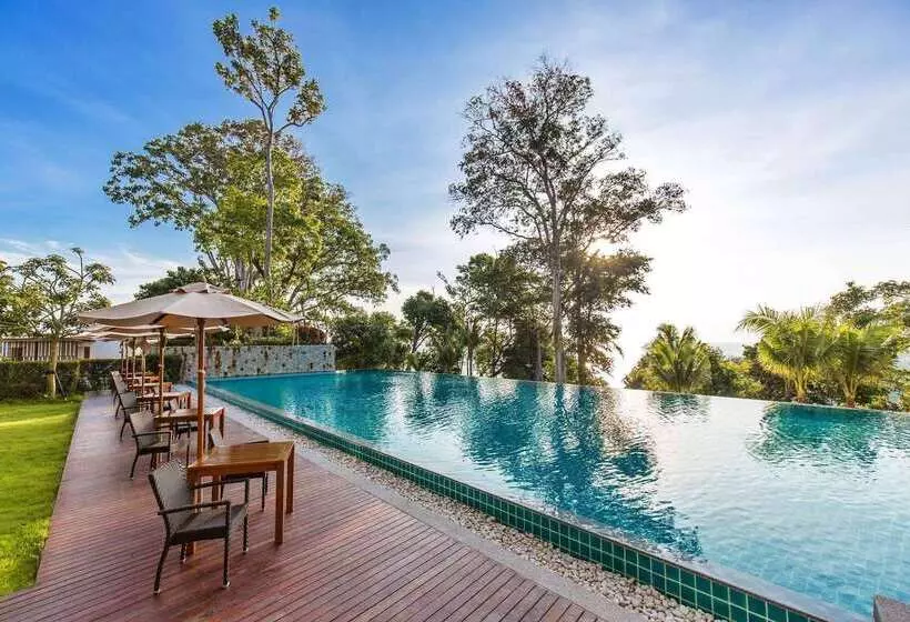 Hotelli Wyndham Grand Phuket Kalim Bay