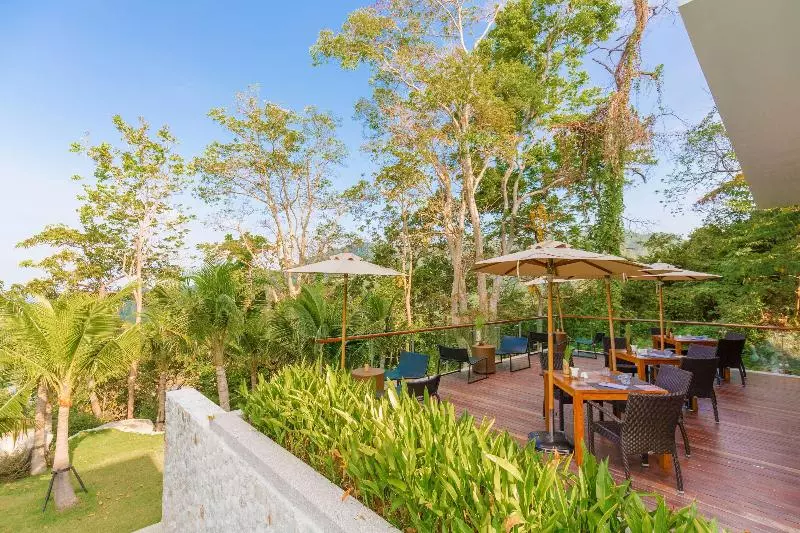Hotelli Wyndham Grand Phuket Kalim Bay